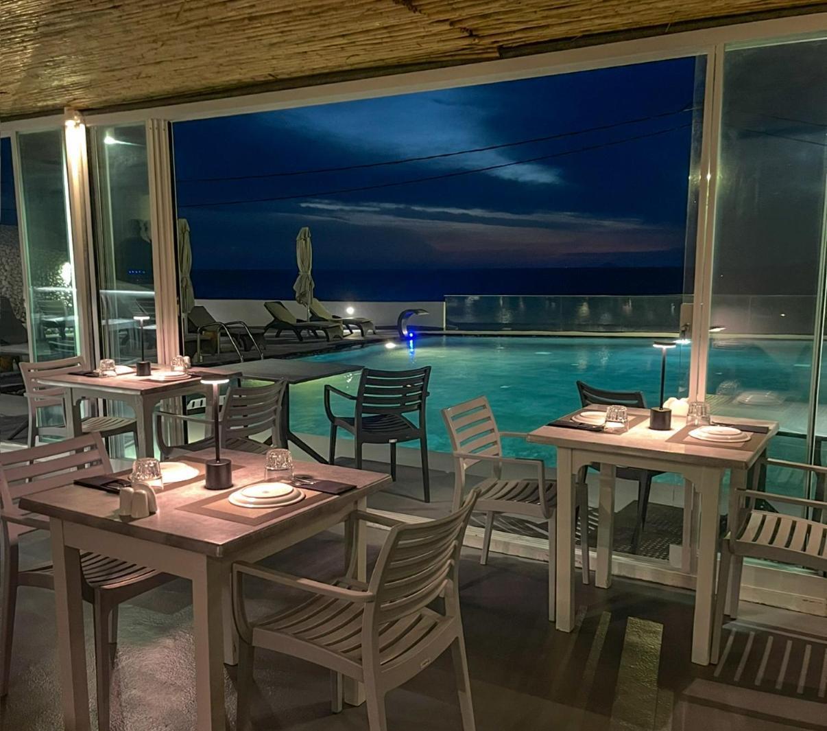 Serenita Luxury Suites Akrotírion Exteriér fotografie