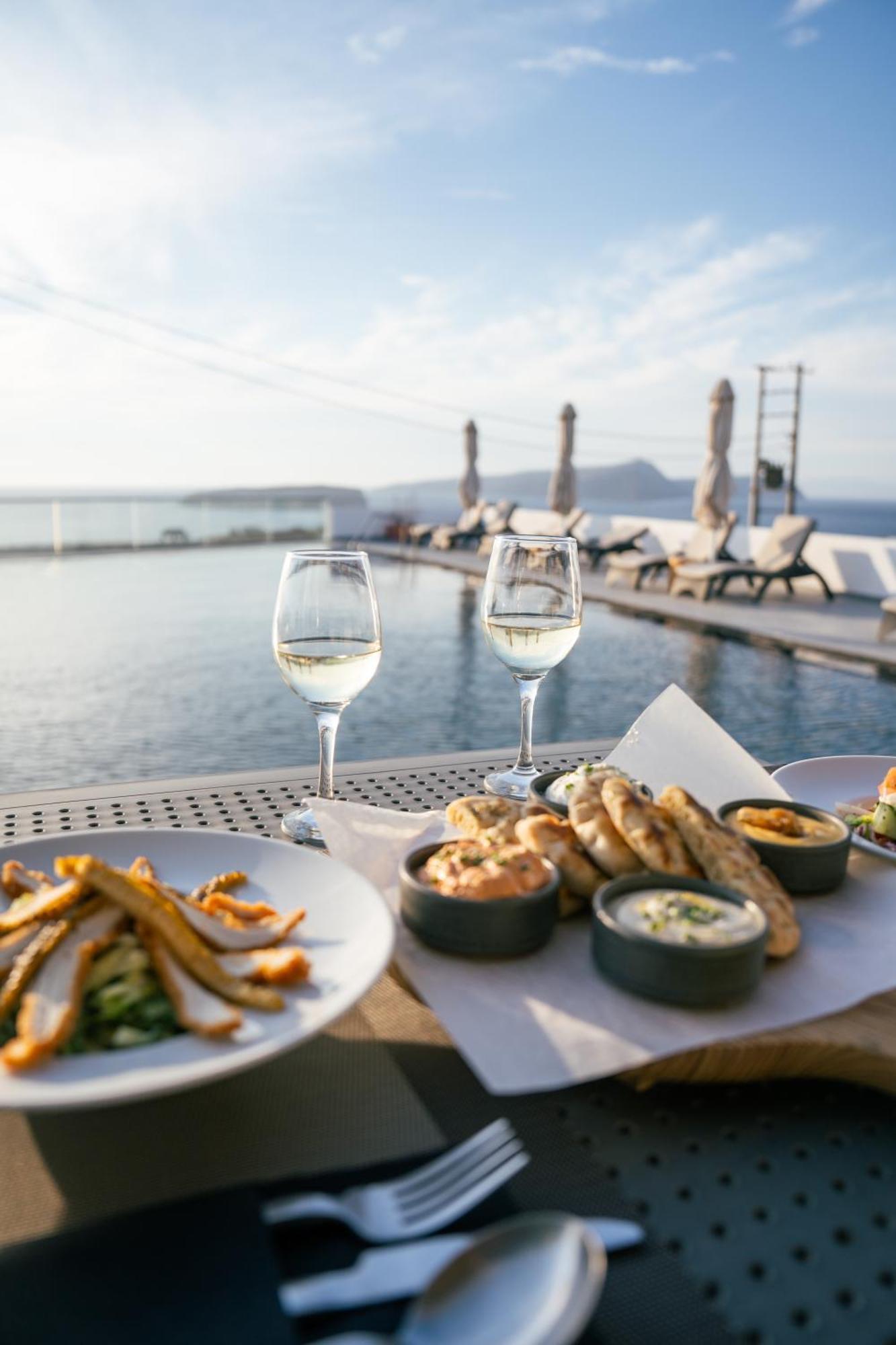Serenita Luxury Suites Akrotírion Exteriér fotografie