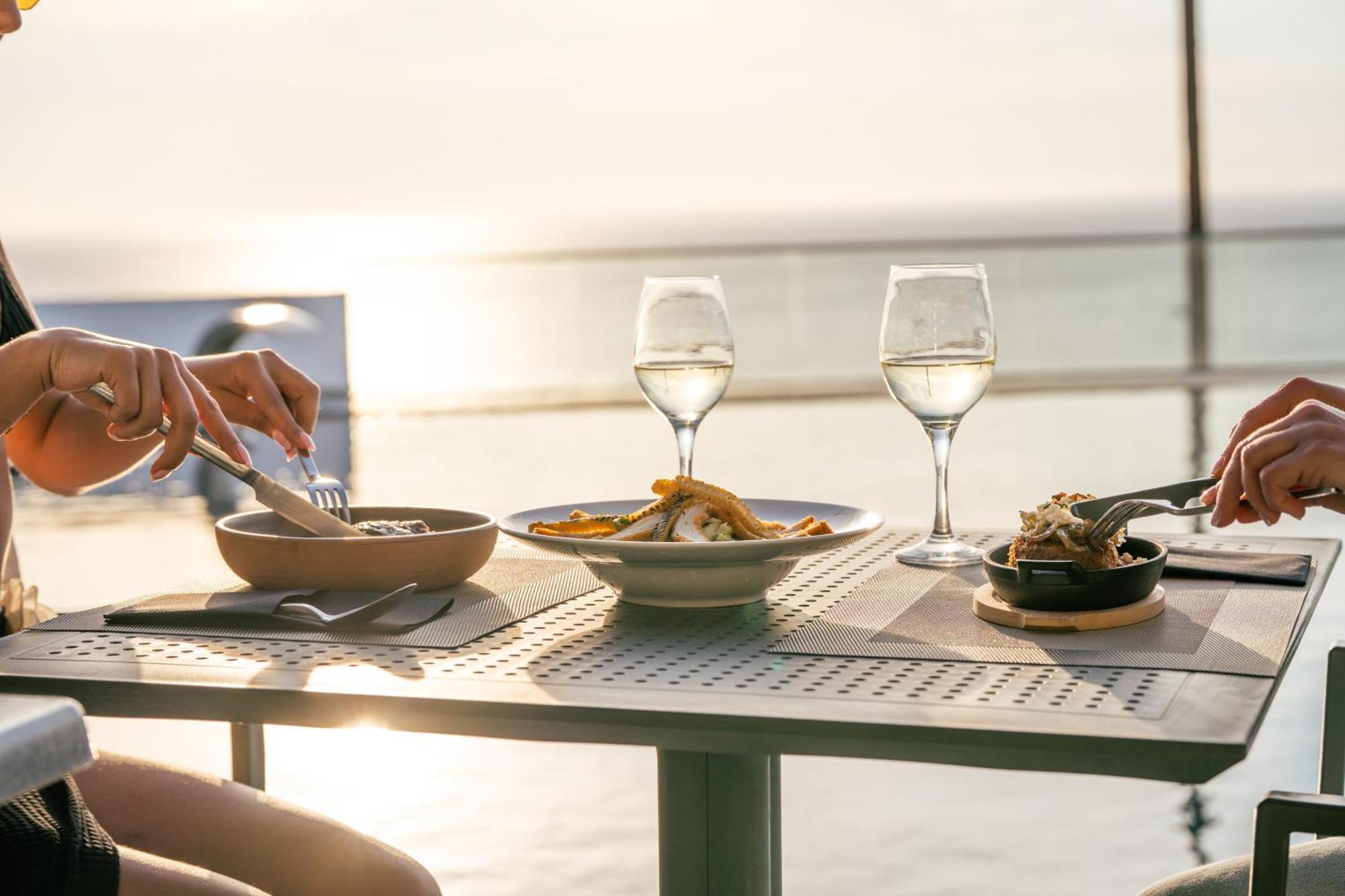 Serenita Luxury Suites Akrotírion Exteriér fotografie