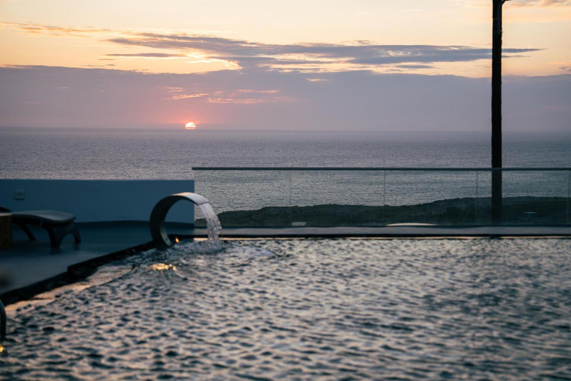 Serenita Luxury Suites Akrotírion Exteriér fotografie